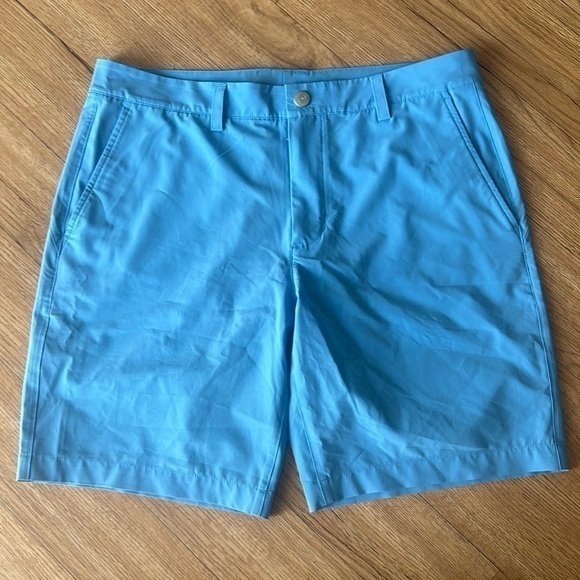Vineyard Vines Other - Vineyard Vines 9in Fairway Shorts in sky blue